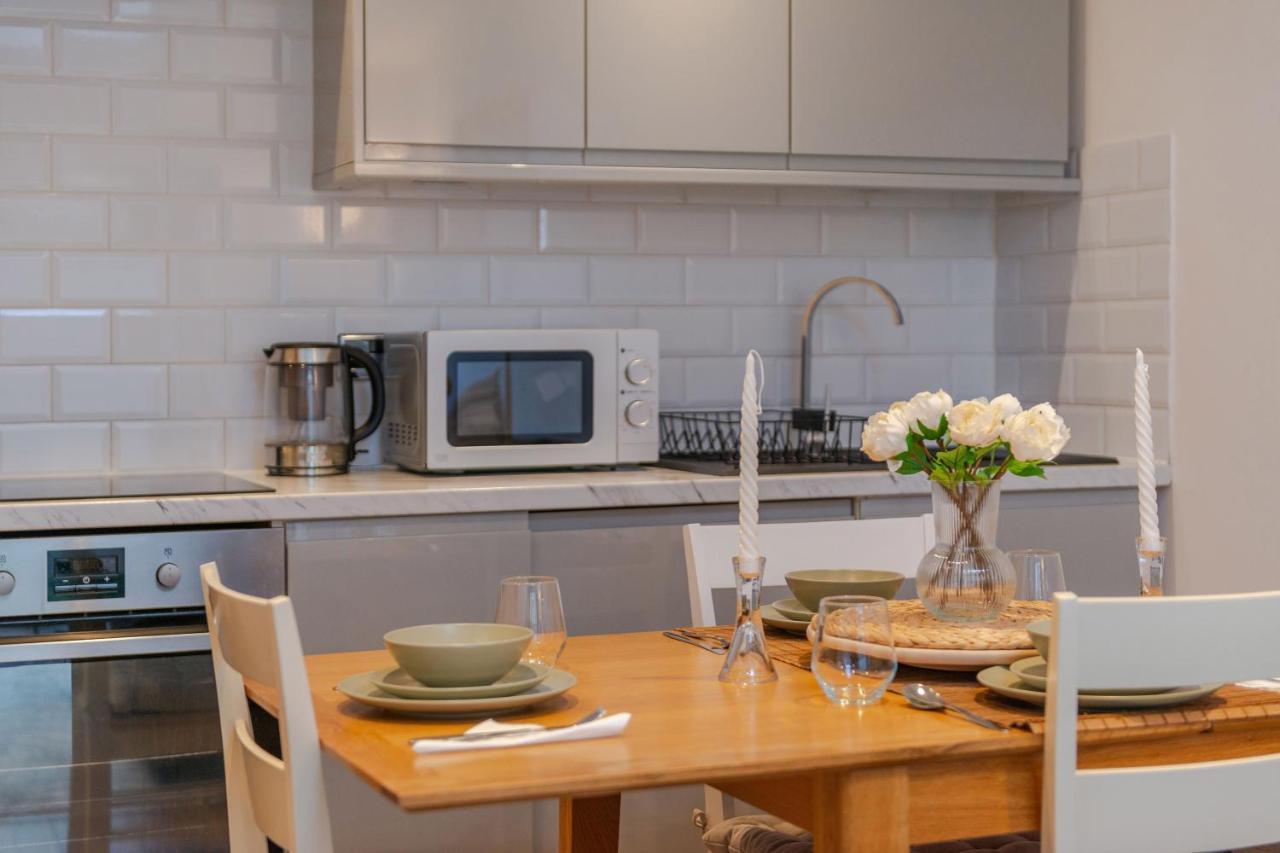 Three-Bedroom Bliss In London Town Екстер'єр фото