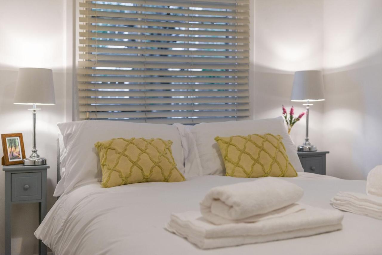 Three-Bedroom Bliss In London Town Екстер'єр фото