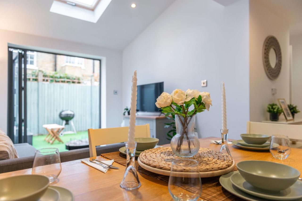 Three-Bedroom Bliss In London Town Екстер'єр фото