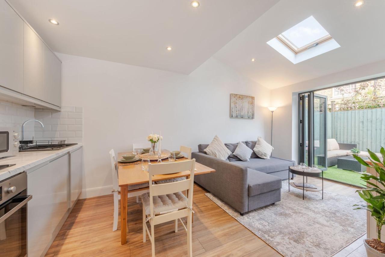 Three-Bedroom Bliss In London Town Екстер'єр фото